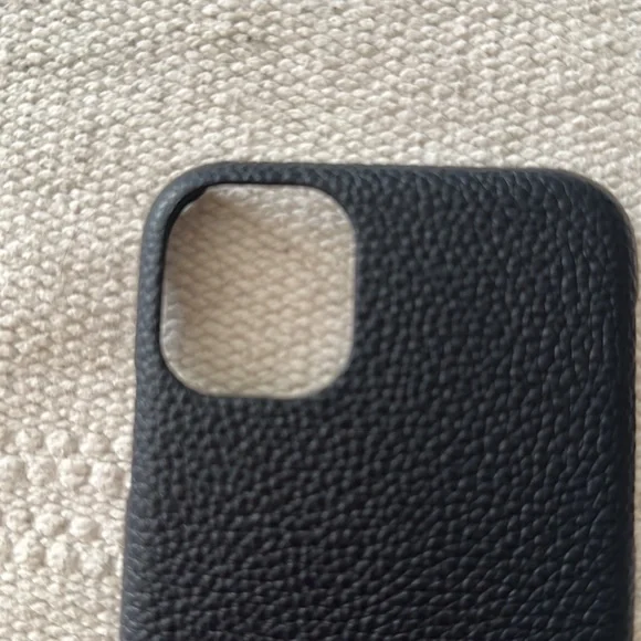 De Beers original brand new leather cell phone accessory case iphone XR / 11